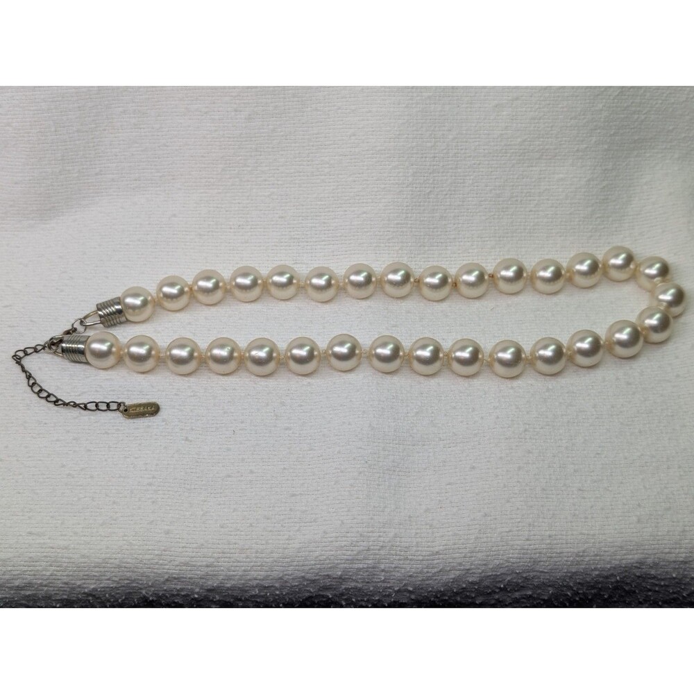Vintage Kissaka White Glass Pearl Beaded Necklace 15”